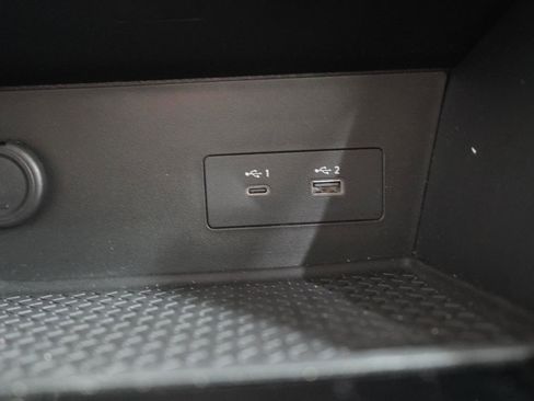 Used 2024 Nissan Pathfinder SV w/ Lighting Package (N92) FWD image 25