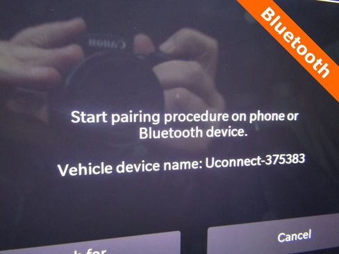 Used 2023 Chrysler Pacifica Limited image 16