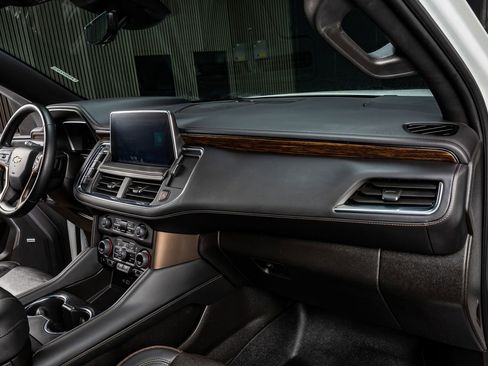 Used 2023 Chevrolet Suburban High Country image 18