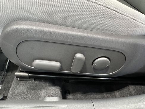 Certified 2024 Hyundai Kona SEL AWD/4WD image 17