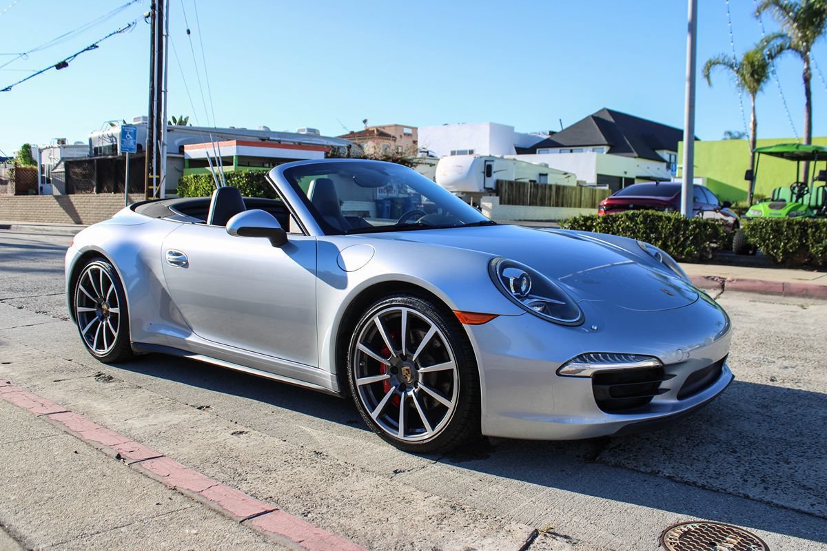 Used 2016 Porsche 911 Carrera 4S w/ Sport Chrono Package AWD/4WD image 8