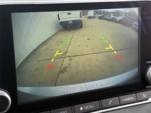 Used 2022 Nissan Sentra SV image 18