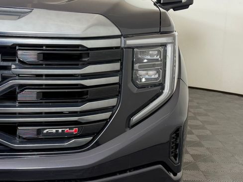 Used 2022 GMC Sierra 1500 AT4 w/ AT4 Premium Package AWD/4WD image 11