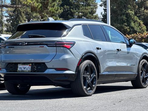 Used 2024 Chevrolet Equinox EV RS FWD image 5