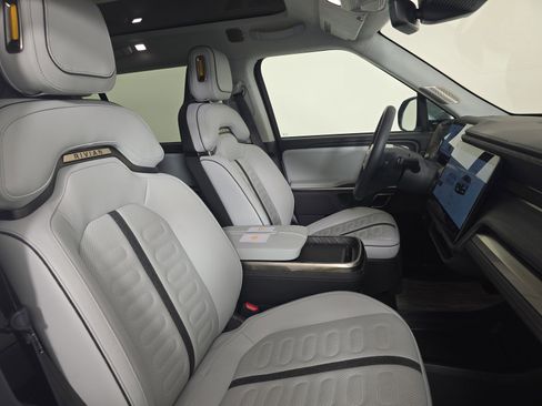 Used 2024 Rivian R1S Adventure AWD/4WD image 24