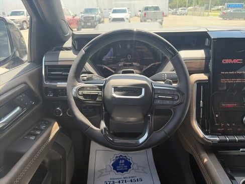 New 2026 GMC Yukon Denali Ultimate w/ LPO, Floor Liner Package AWD/4WD image 15