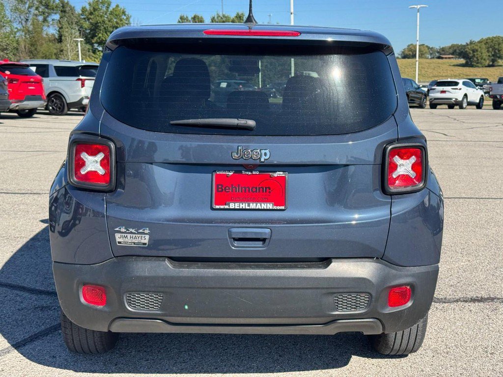 Used 2023 Jeep Renegade Latitude AWD/4WD image 5