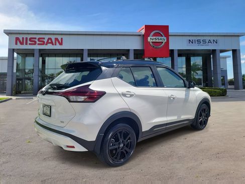 Used 2024 Nissan Kicks SR FWD image 2