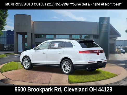 Used 2019 Lincoln MKT AWD image 7