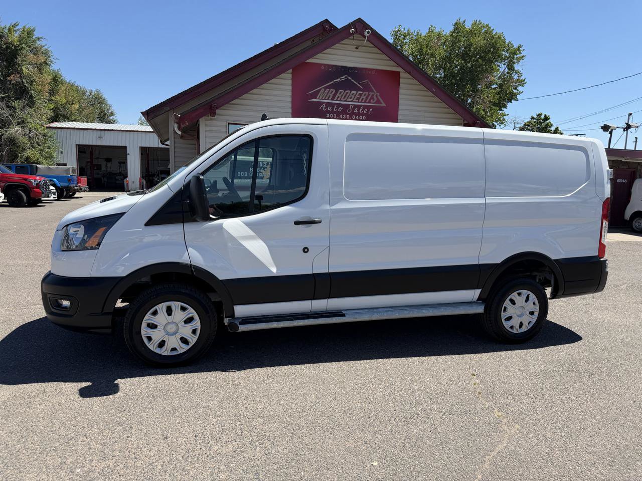 Used 2025 Ford Transit 250 Low Roof w/ Exterior Upgrade Package RWD image 5