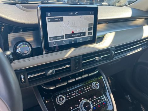 Certified 2022 Lincoln Corsair AWD w/ Premium Package image 11