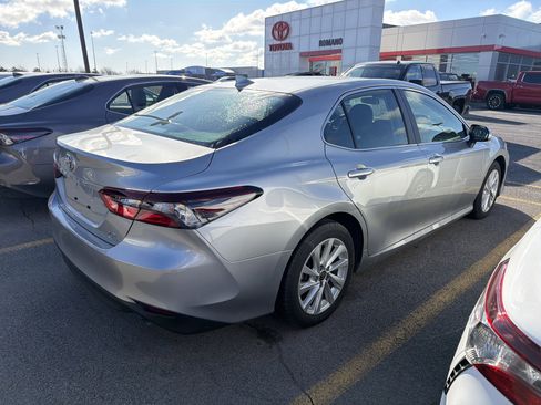 Used 2023 Toyota Camry LE image 7