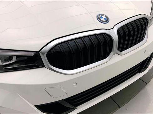 Certified 2023 BMW 330e xDrive w/ Premium Package image 29