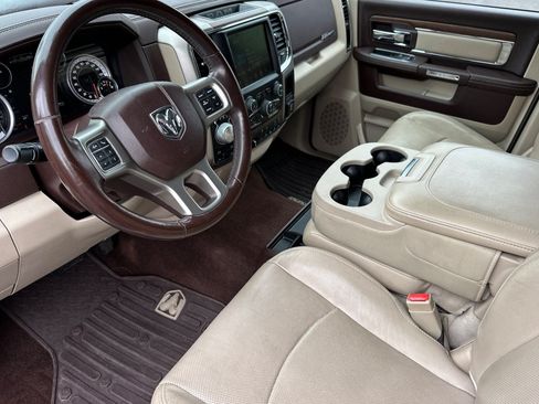 Used 2014 RAM 1500 Laramie w/ Convenience Group AWD/4WD image 10