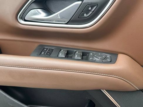 Used 2023 Chevrolet Suburban High Country AWD/4WD image 19