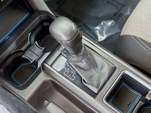 Used 2022 Toyota Tacoma TRD Off-Road image 16