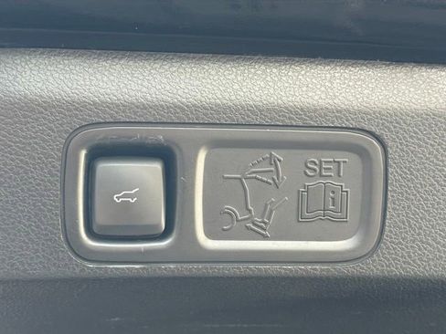 Used 2021 Ford Expedition XLT AWD/4WD image 19