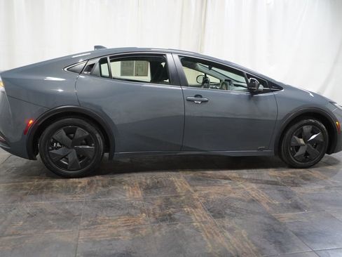 Used 2025 Toyota Prius LE image 4