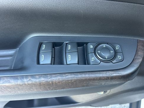 Used 2022 GMC Acadia Denali w/ Denali Technology Package FWD image 21