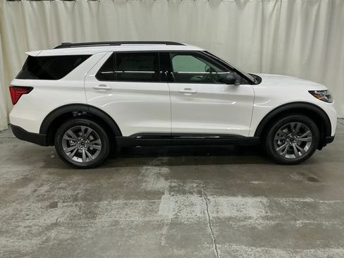 New 2026 Ford Explorer Active w/ Active Comfort Package AWD/4WD image 2