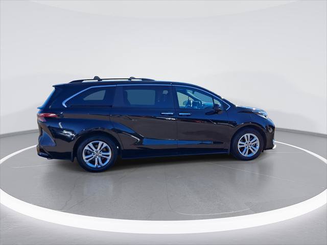 Certified 2023 Toyota Sienna XSE w/ XSE Plus Package AWD/4WD image 10