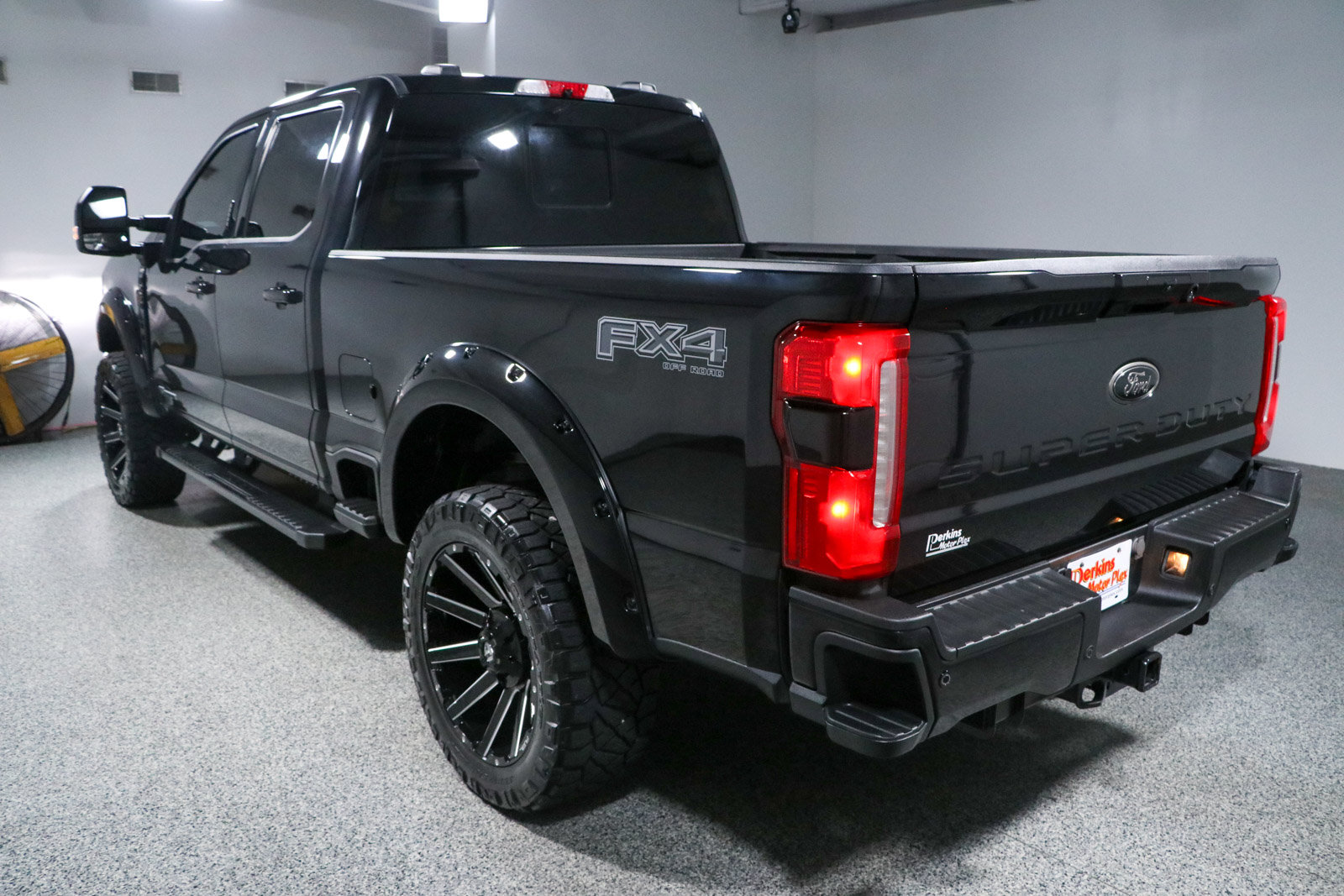 Used 2023 Ford F250 Lariat w/ Lariat Ultimate Package AWD/4WD image 9