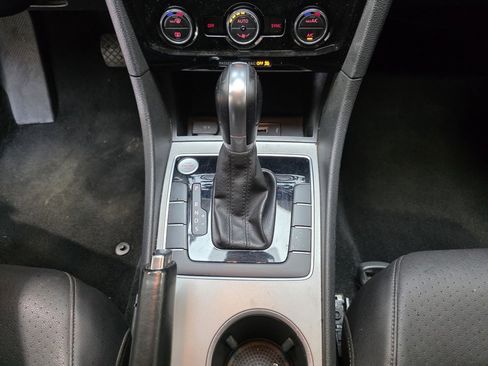 Used 2021 Volkswagen Passat 2.0T SE image 17