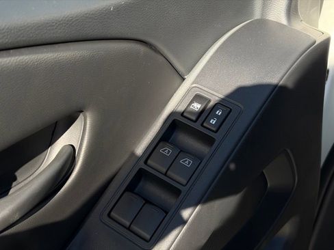 New 2026 Nissan Frontier S image 12