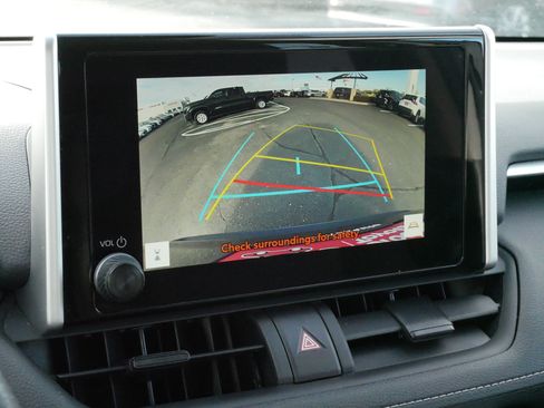 Certified 2025 Toyota RAV4 XLE AWD/4WD image 30