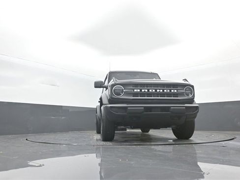 New 2025 Ford Bronco Base image 33