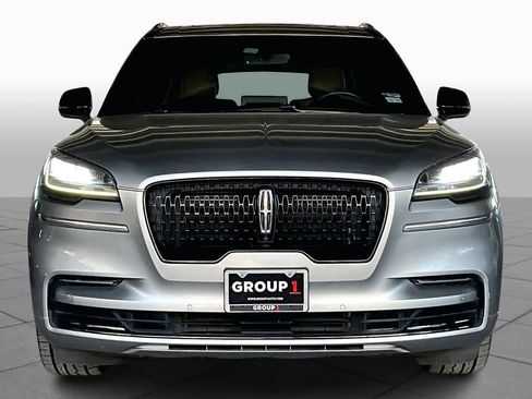 Used 2023 Lincoln Aviator Reserve w/ Equipment Group 201A image 3