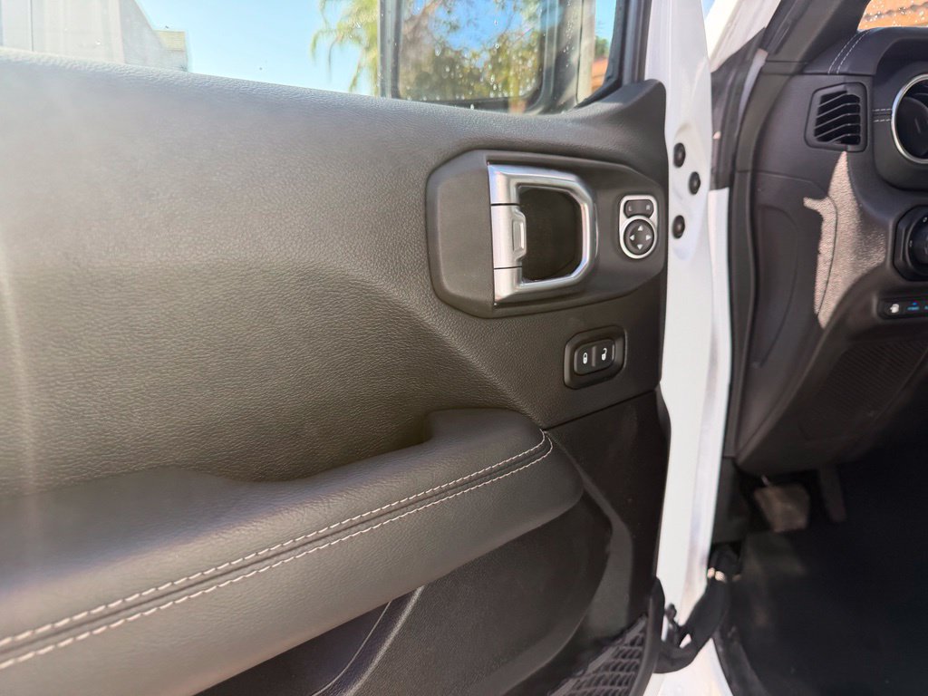 Used 2023 Jeep Wrangler Unlimited Sahara w/ Cold Weather Group AWD/4WD image 20