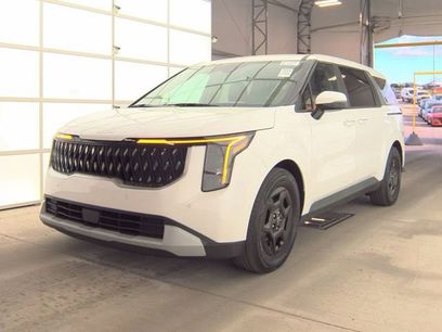 Used 2025 Kia Carnival