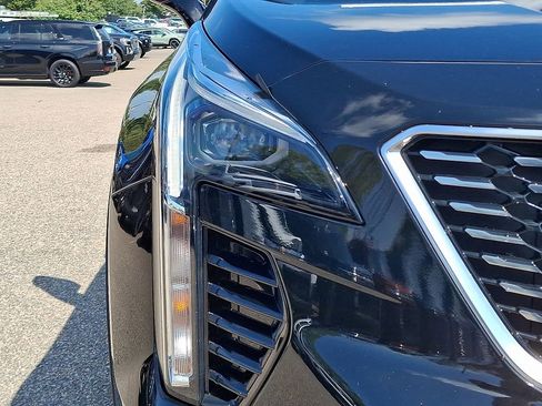 Used 2022 Cadillac XT4 Premium Luxury w/ Safety Alert Package image 9