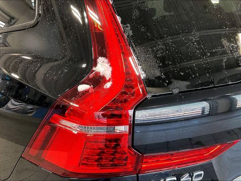 Used 2024 Volvo XC60 B5 Plus image 46