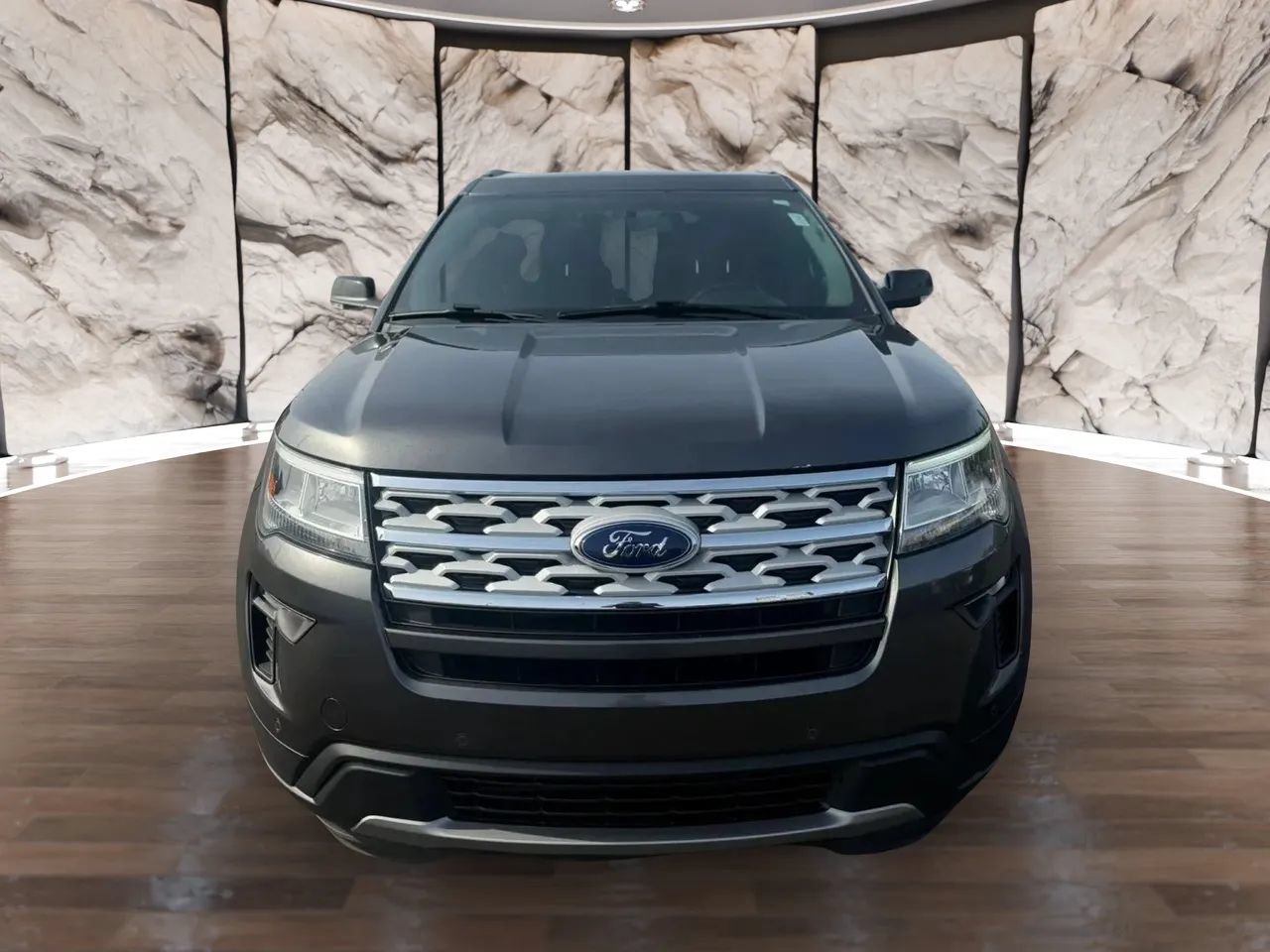 Used 2018 Ford Explorer XLT w/ Equipment Group 202A AWD/4WD image 2