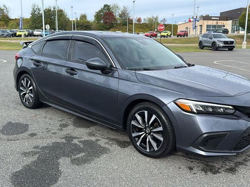 Used 2022 Honda Civic EX-L image 2