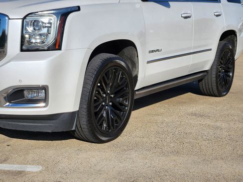 Used 2019 GMC Yukon Denali w/ Denali Ultimate Package image 12