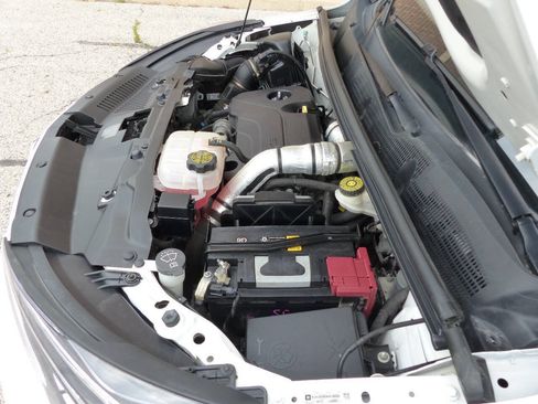 Used 2019 Buick Encore Essence w/ Experience Buick Package AWD/4WD image 18