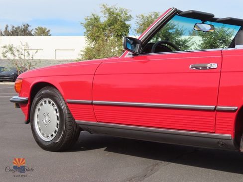 Used 1989 Mercedes-Benz 560 SL image 18
