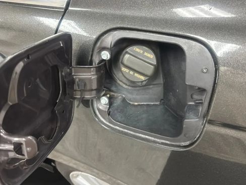 Used 2011 Honda Accord EX image 26