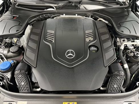 Used 2020 Mercedes-Benz S 560 Cabriolet image 12