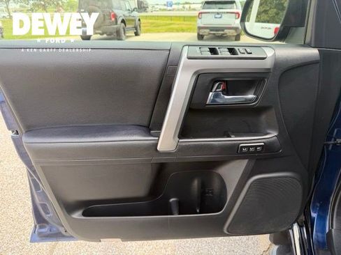 Used 2023 Toyota 4Runner Limited AWD/4WD image 10