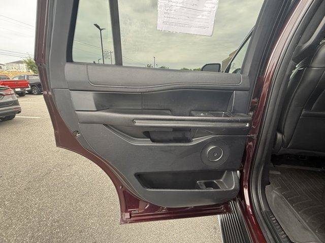 Used 2020 Ford Expedition XLT w/ Equipment Group 202A AWD/4WD image 18