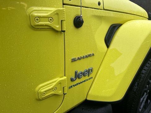 Used 2023 Jeep Wrangler Sahara w/ Cold Weather Group image 45