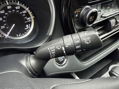 Certified 2023 Toyota Highlander XLE image 35