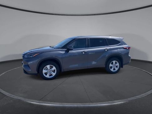 Certified 2024 Toyota Highlander LE AWD/4WD image 6