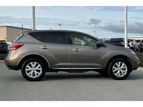 Used 2013 Nissan Murano S image 3