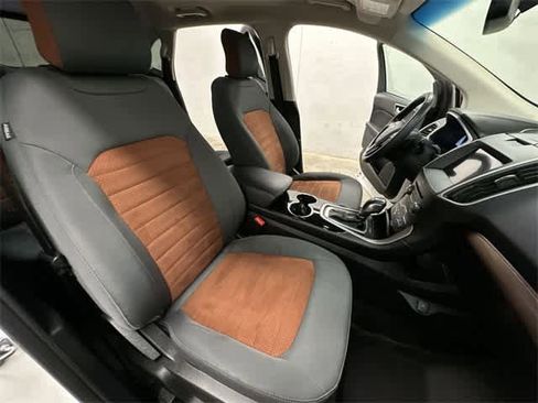 Used 2018 Ford Edge SEL image 21
