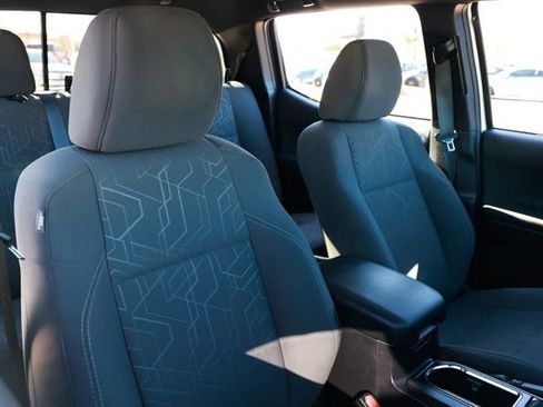 Used 2017 Toyota Tacoma TRD Sport w/ Tow Package image 21